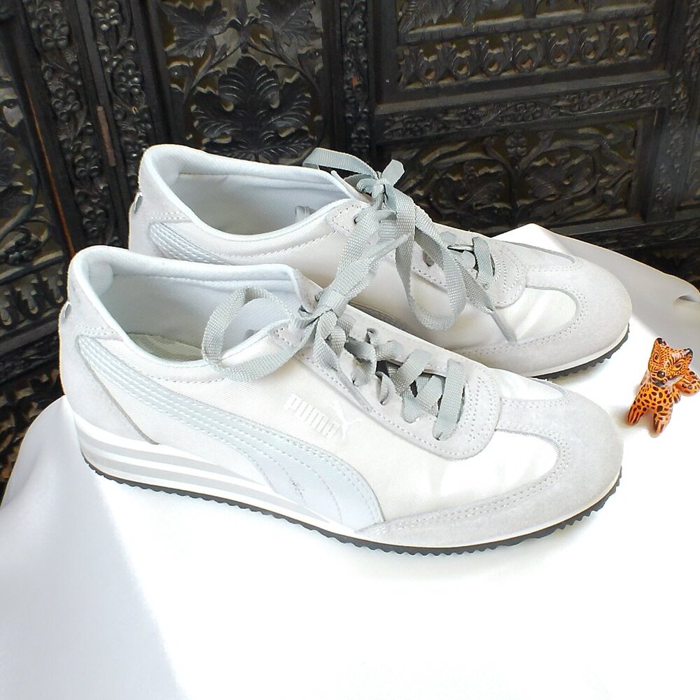 Women's Puma Sneakers Size 7